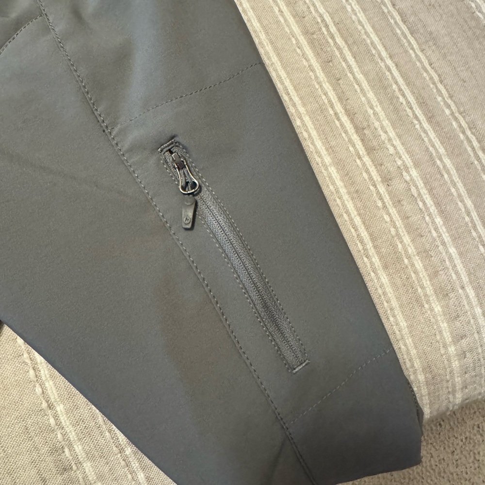 Marmot Men's Performance Jacket in Gray - Picture 8 of 8